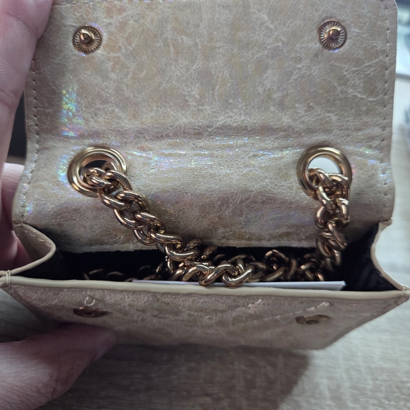 Kurt Geiger Iridescent Quilted Cream Crossbody with Gold Chain - Picture 3 of 4